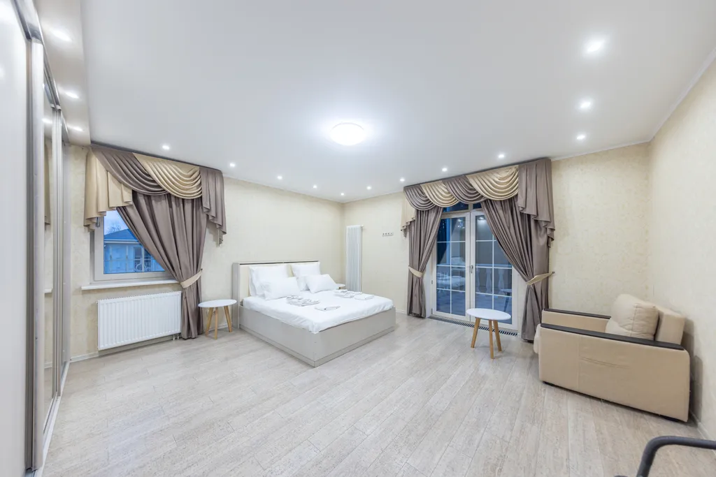 Просторный коттедж с бильярдом и сауной