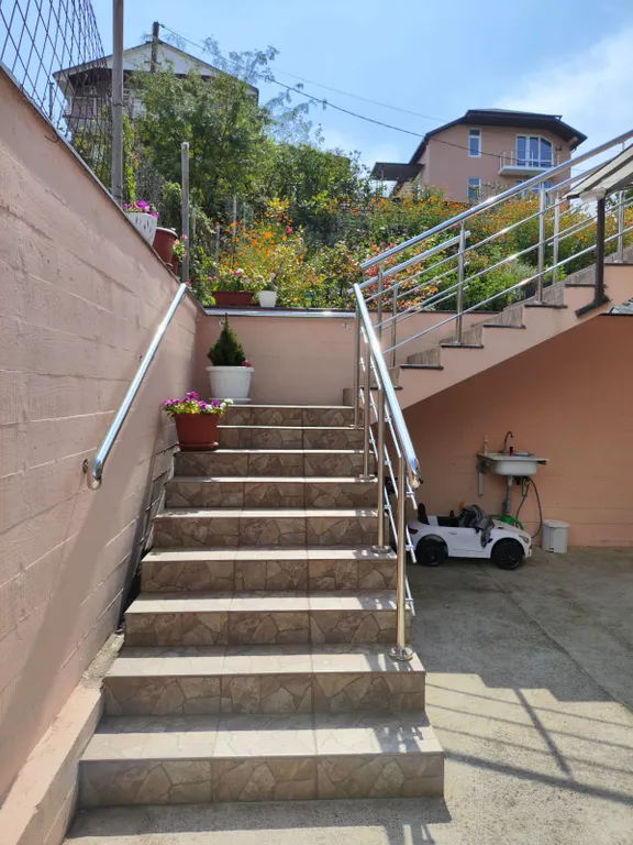 Не далеко от моря новая уютная квартира в частном доме — аренда посуточно в Вардане