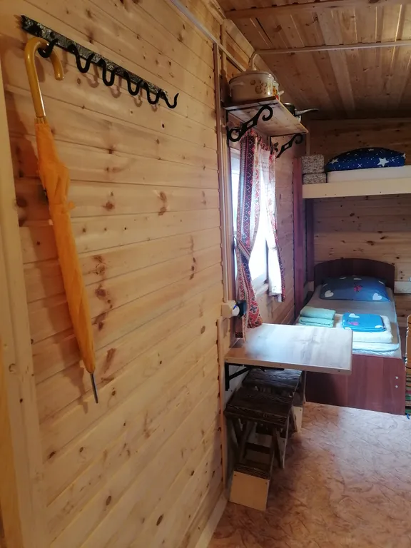 Домик рядом с Каменным городом и Столбами Усьва