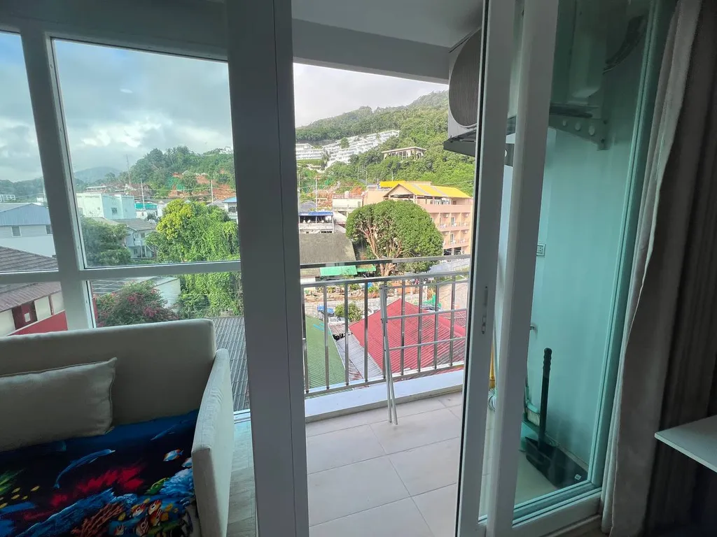 Ката, студия после ремонта с красивым видом на горы, 5 этаж