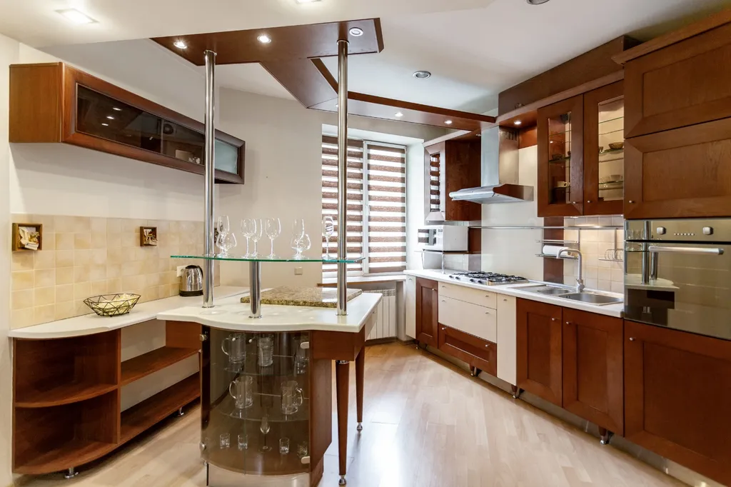 Четырёхкомнатные апартаменты на главном проспекте города