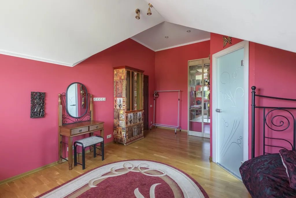 Просторный комфортабельный коттедж с баней