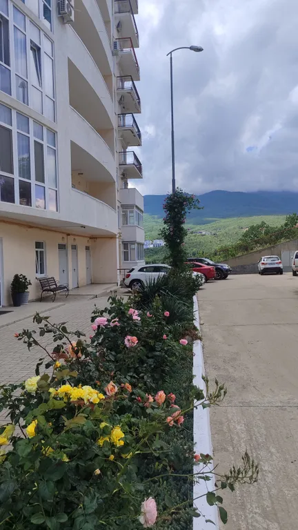 Апартамент Любимое Небо - море и горы - наслаждаться лежа на кровати