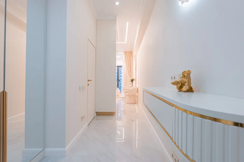 Студия с мозаичным панно в ЖК Актер Гэлакси