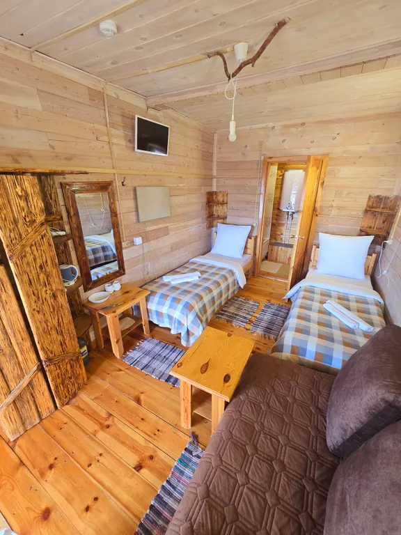 Квартира Уютная комната с собственным душем и туалетом — аренда посуточно в Хужир (Ольхон)