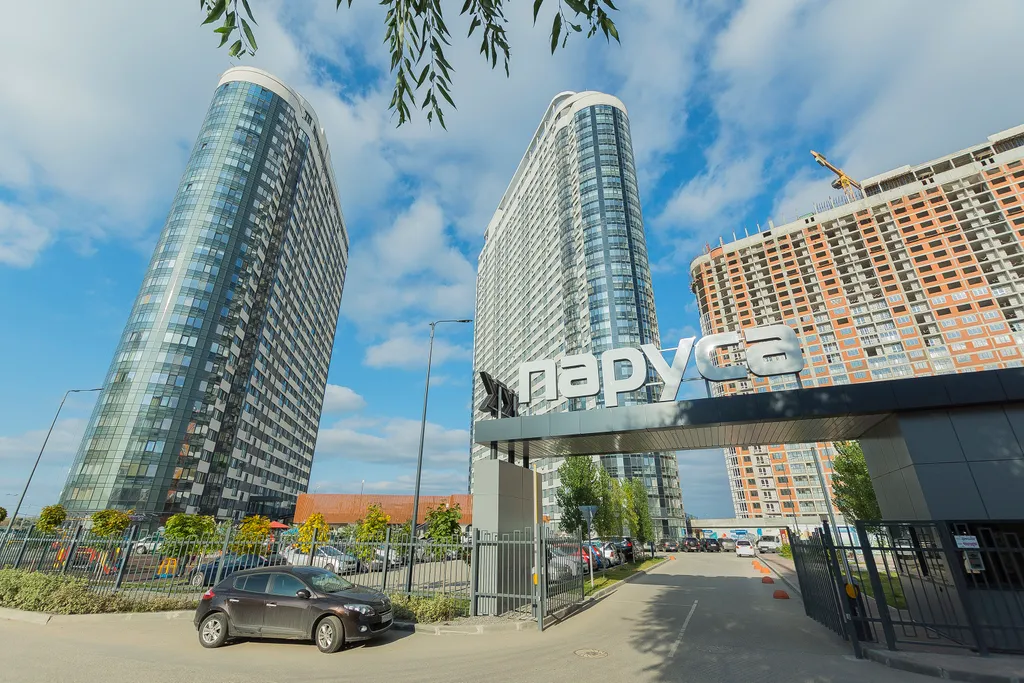 Уютная квартира в ЖК Паруса с подвесным креслом от Kravc Group