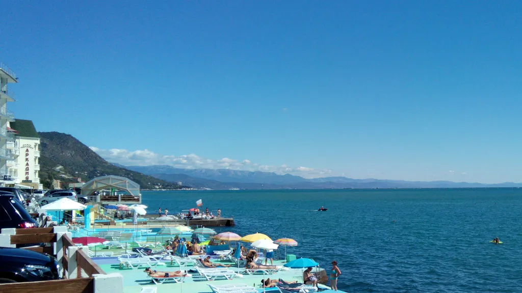 Двухкомнатная квартира у самого моря! (Первая линия]