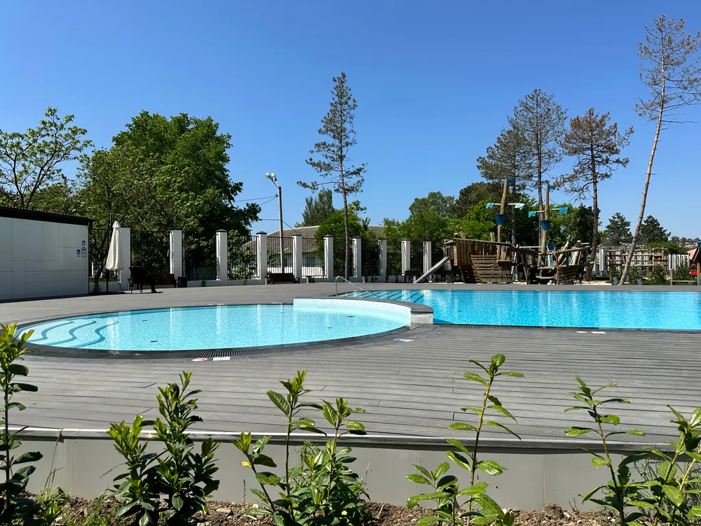 Апартамент делюкс  в резиденции Европа с бассейном