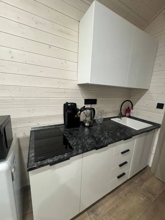 Двухкомнатный дом с видом на горы и реку