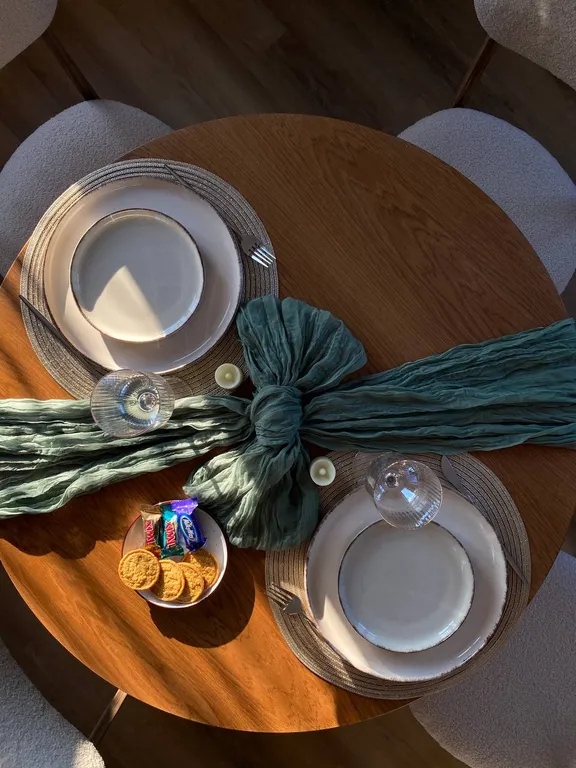 Дом у берега озера