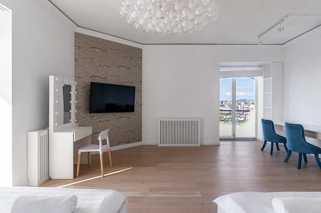 Семейная квартира на первой линии на главной набережной города