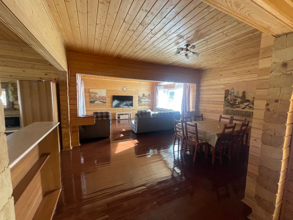 Большой уютный деревянный коттедж на самом берегу Ладожских шхер