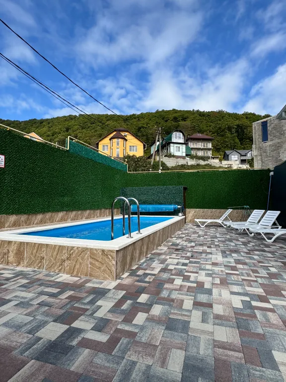 Новый дом с подогреваемым бассейном