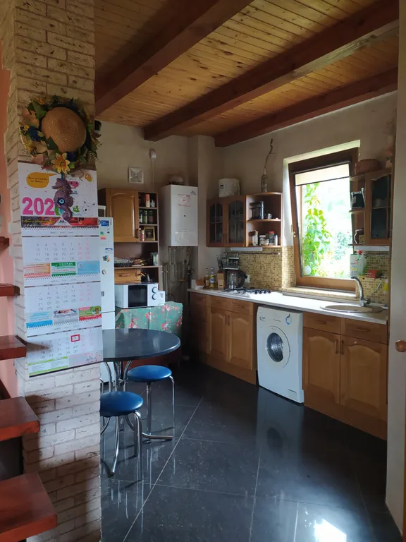 Уютный дом с камином у самого моря