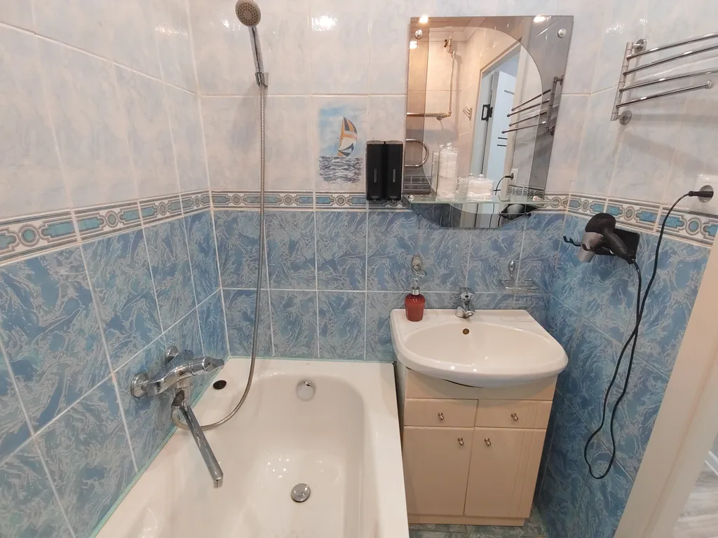 Трёхкомнатная квартира с раздельными комнатами, балконом и лифтом