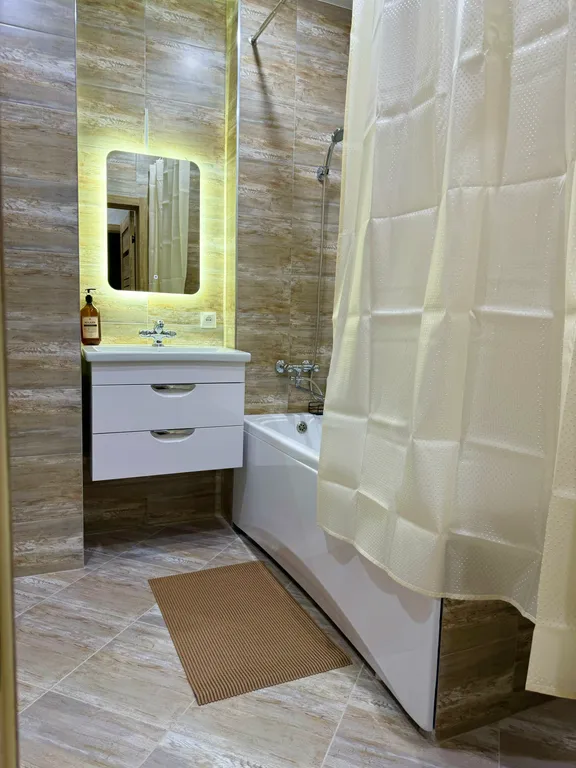 Аэропорт в 7 мин езды, Жд - вокзал - 11 мин