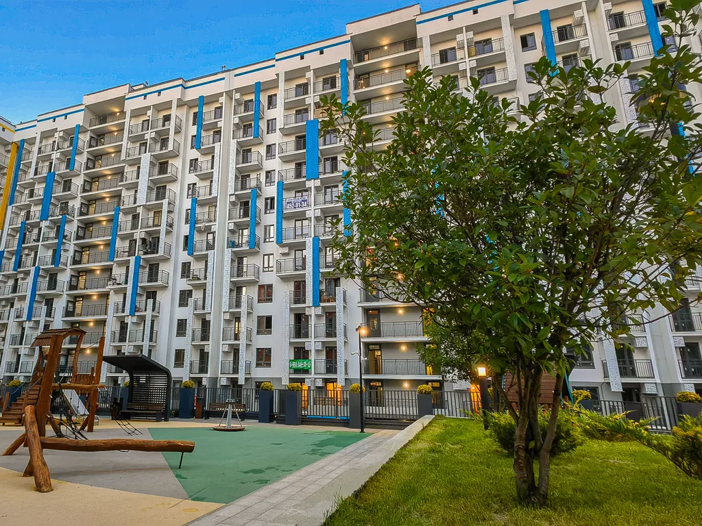 Уютные апартаменты с видом на лес и набережной у дома