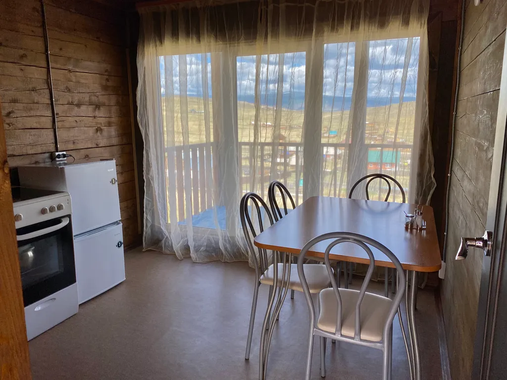 Домик с видом на Байкал и горы