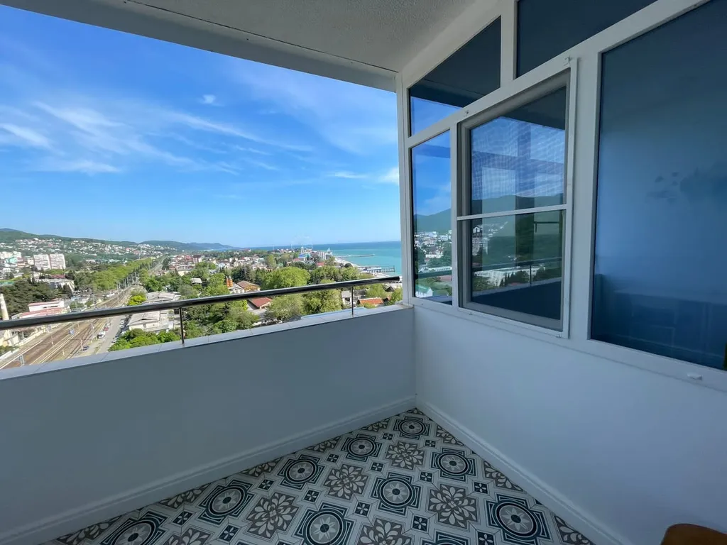 Солнечная квартира на самом берегу моря