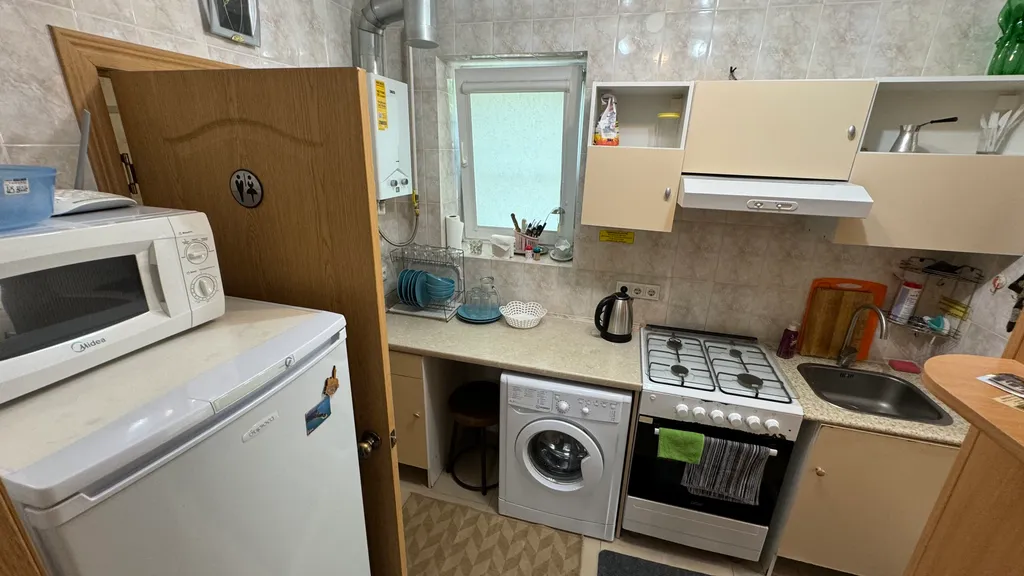 Комфортный дом и двор целиком под ключ без хозяина у моря Комильфо