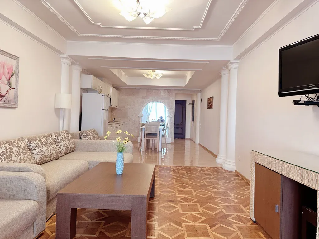 Апартаменты Милана с видом на море