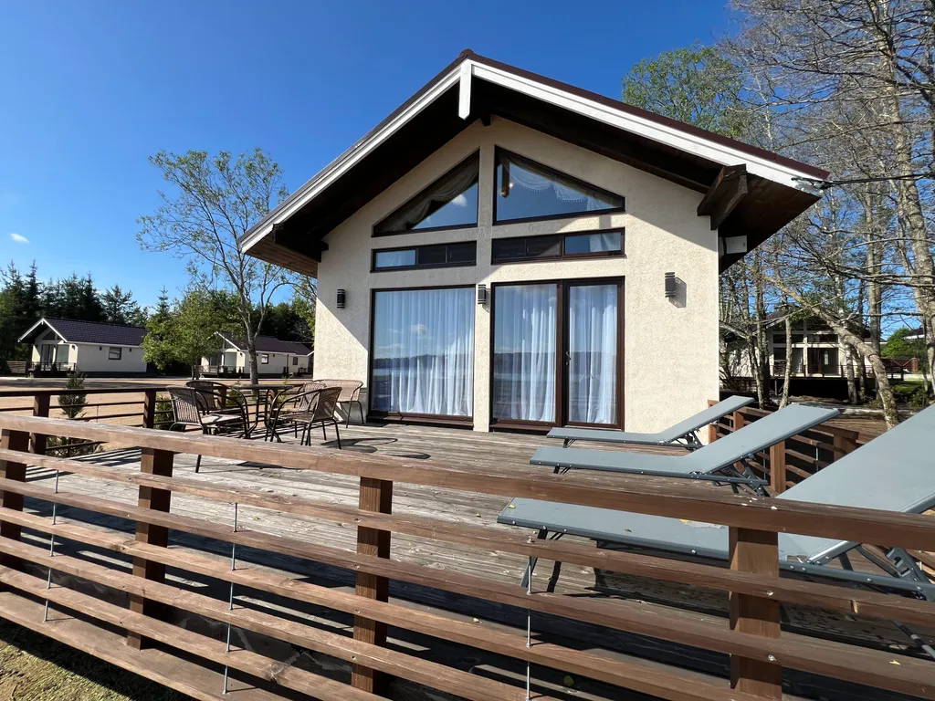 Коттедж Вилла с сауной на берегу и прямым видом на Правдинское озеро — Правдино