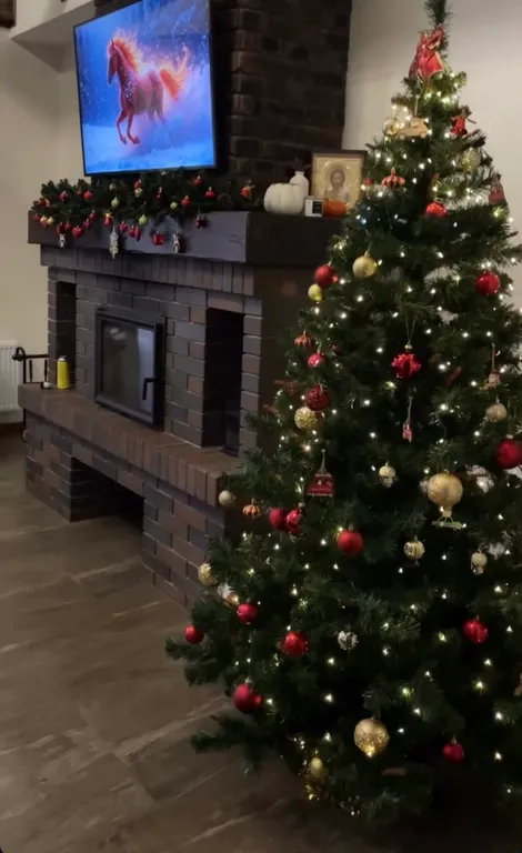 Коттедж для отдыха вблизи леса, с отдельной территорией и баней