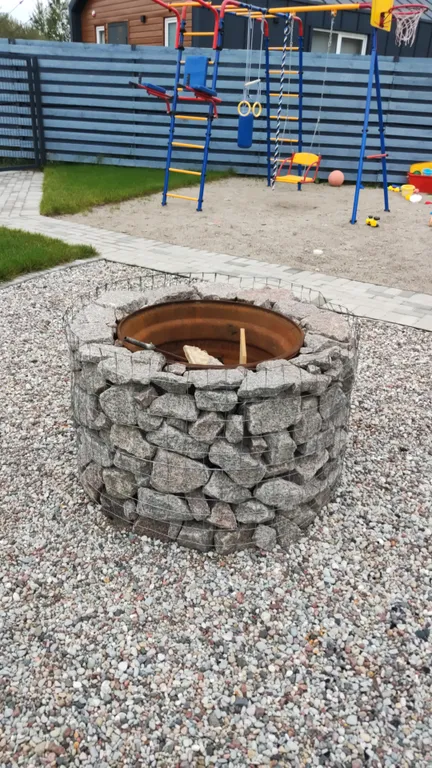 Часть дома с террасой и мангальной зоной на берегу моря