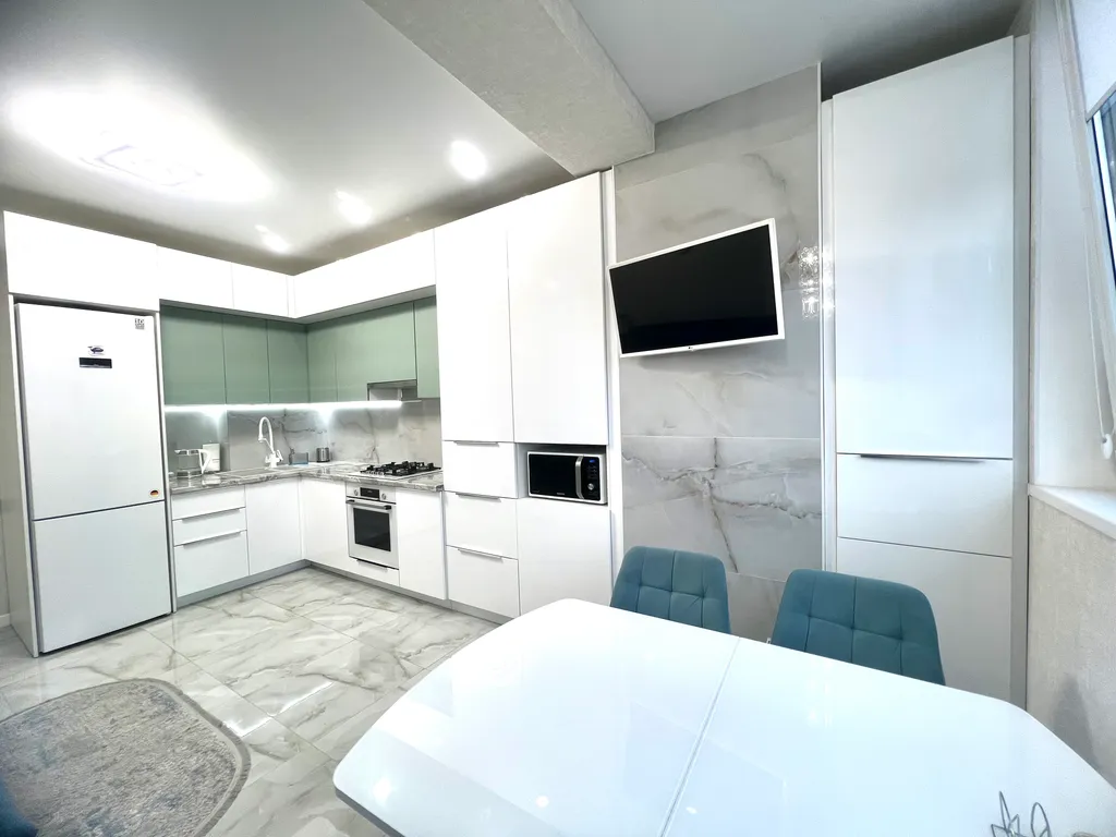 Шикарная евротрешка с видом на горы