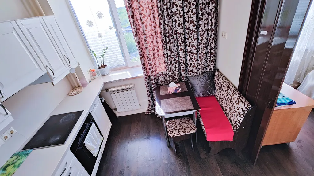 Квартира с массажным креслом и аквариумом