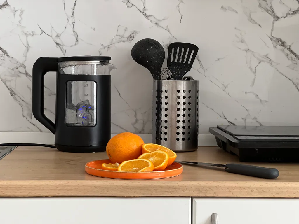 Студия в современном спальном районе