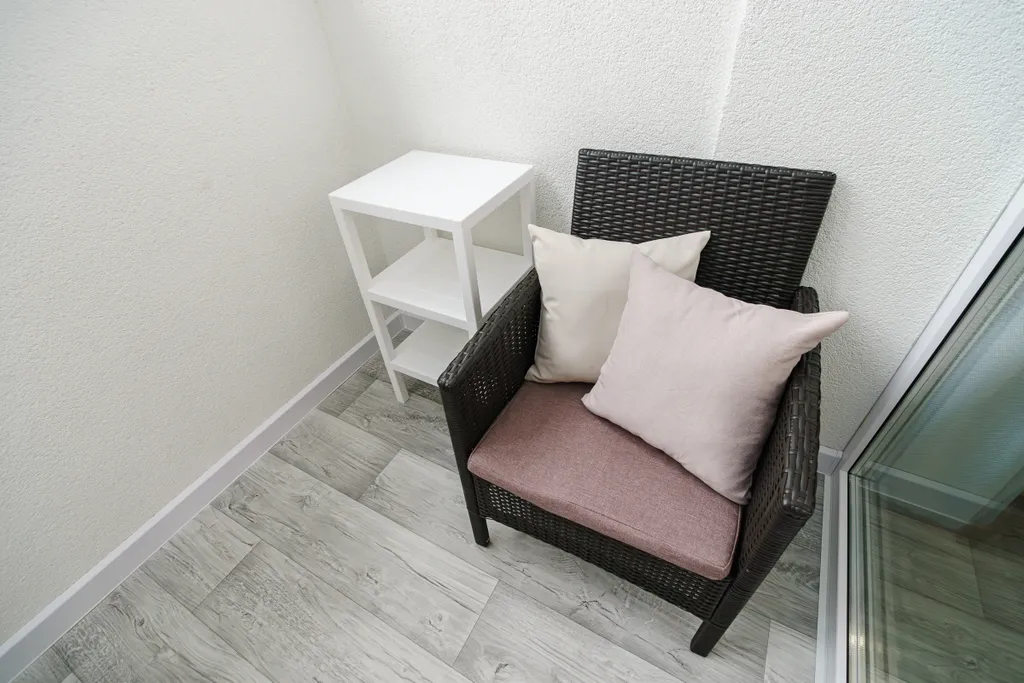 Студия с видом на город и Волгу