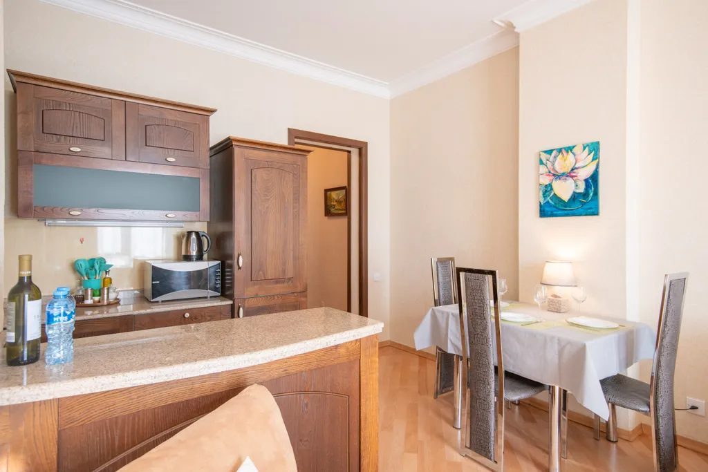 Уютная квартира в грузинском стиле в центре с парковкой