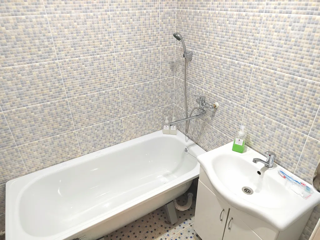 Просторная двухкомнатная с изолированными комнатами и большой кухней