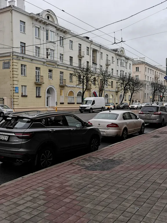 Квартира Атмосферная квартира в центре с двумя балконами и прекрасной ванной — Минск