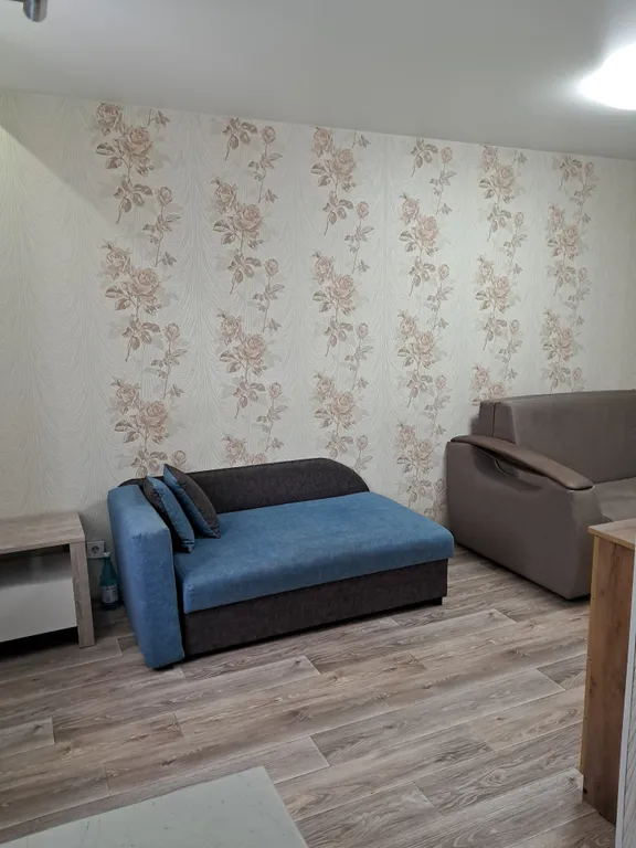 Двухкомнатная квартира недалеко от въезда в город со свежим ремонтом