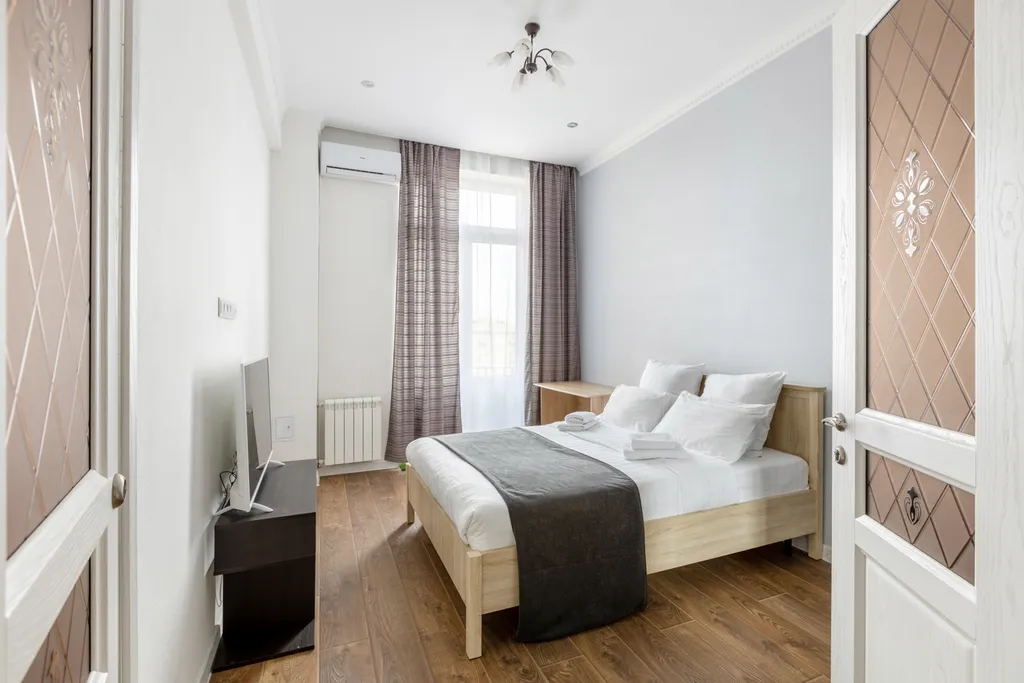 Квартира Современная трёхкомнатная квартира в сталинском доме у Москва-сити — Москва