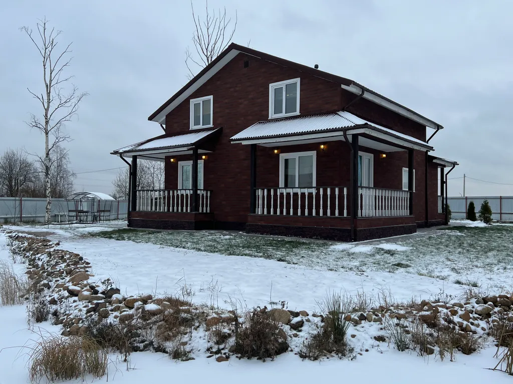 Дом на берегу озера