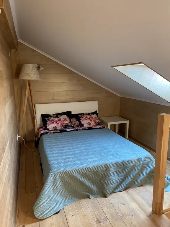 Двухуровневые апартаменты у озера и моря