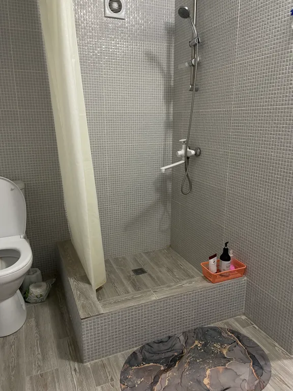 Уютная евродвушка на берегу моря, первая береговая, городской пляж