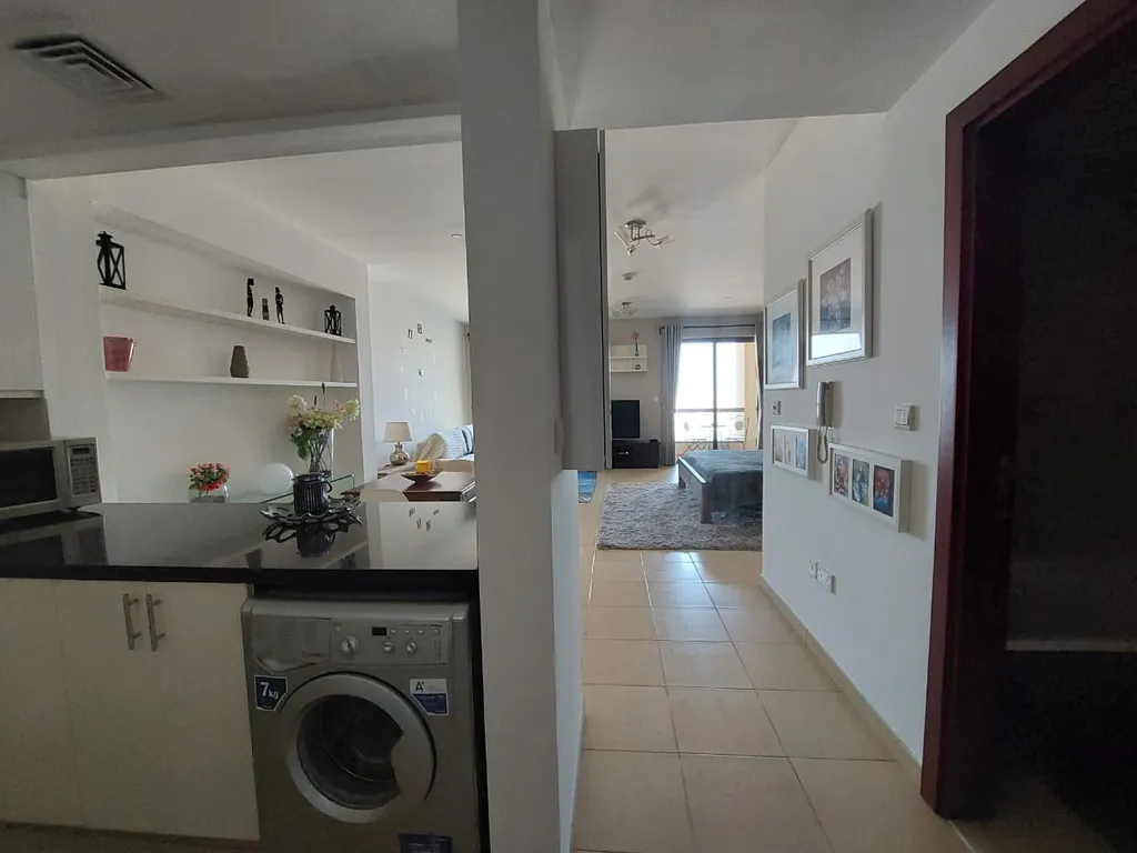 Студия с видом на море