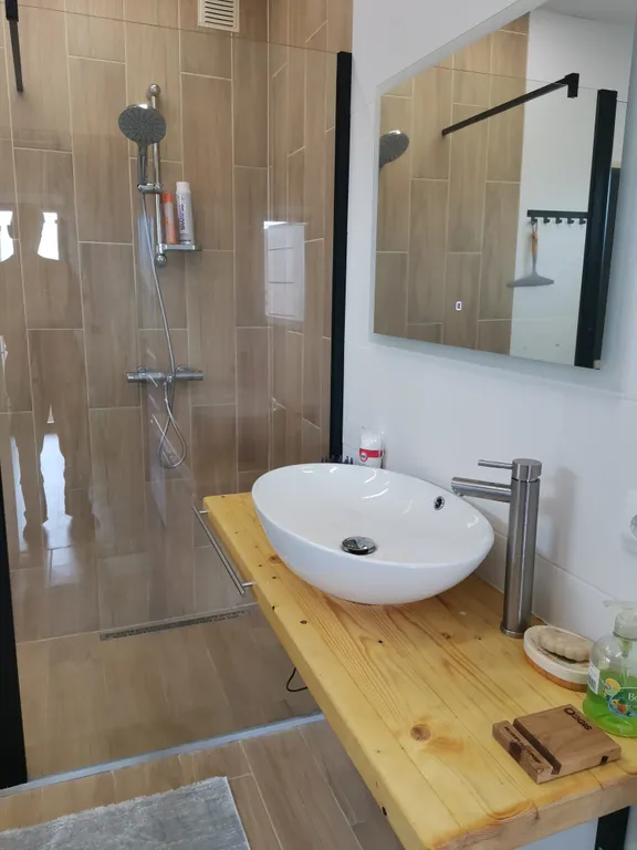 Уютный дом у реки с сауной и купелью