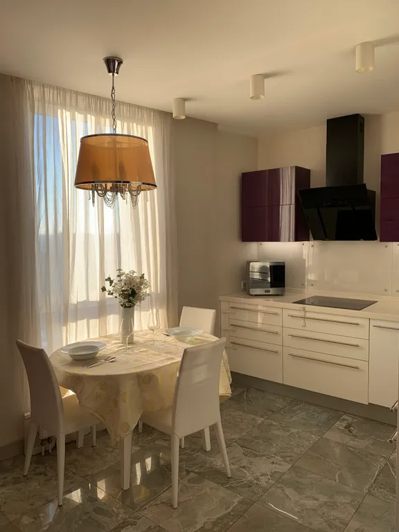 Стильная квартира с тёплыми полами в центре города