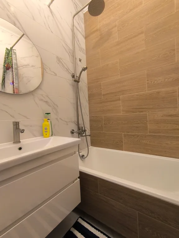 Квартира с балконом и видом на горы