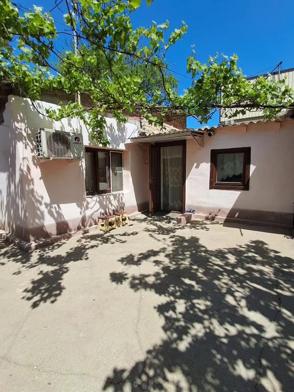 Коттедж Уютный и чистый домик с тихим двориком — аренда посуточно в Махачкала