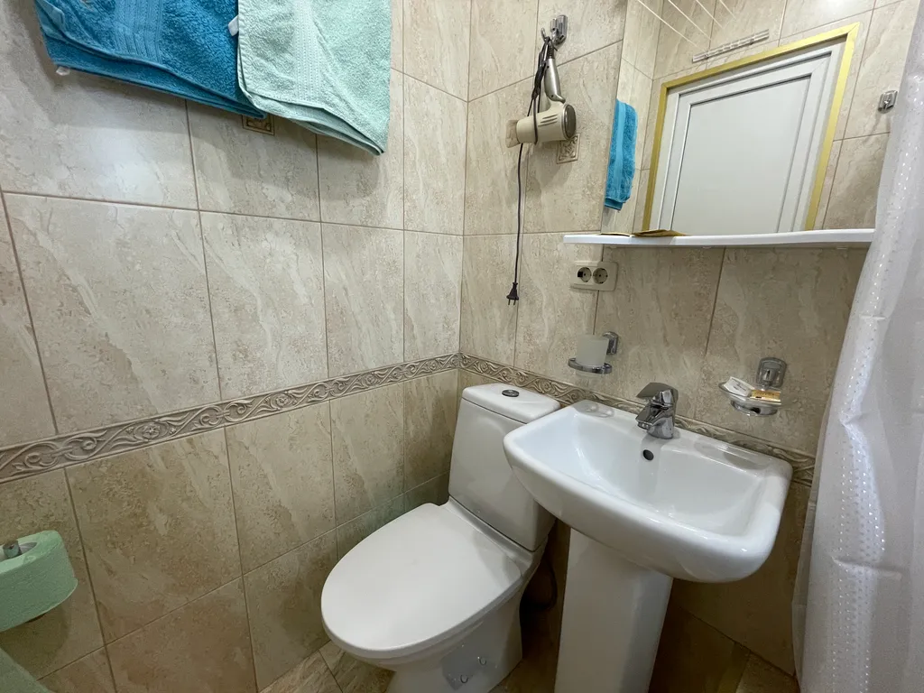 Уютный номер в центре, море - 600 метров