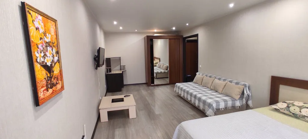 Светлая квартира у мать и дитя, кристалл