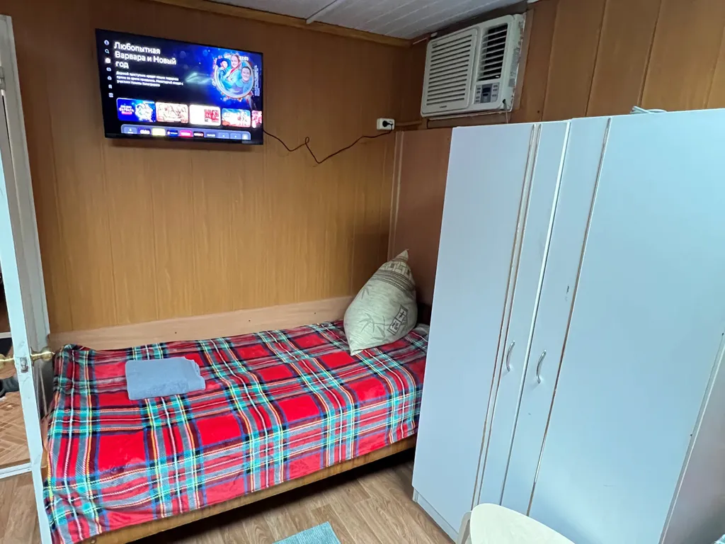 Двухкомнатный домик с видом на озеро