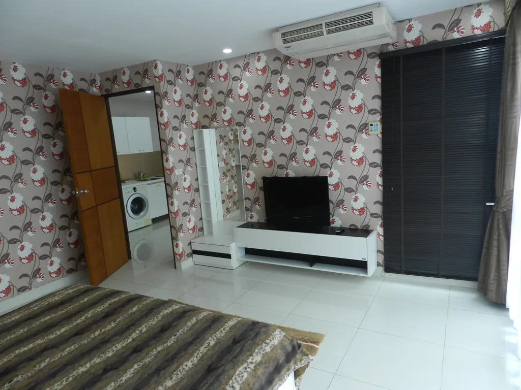 Апартамент с 1 спальней и гостиной в 70 метрах от пляжа Джомтьен