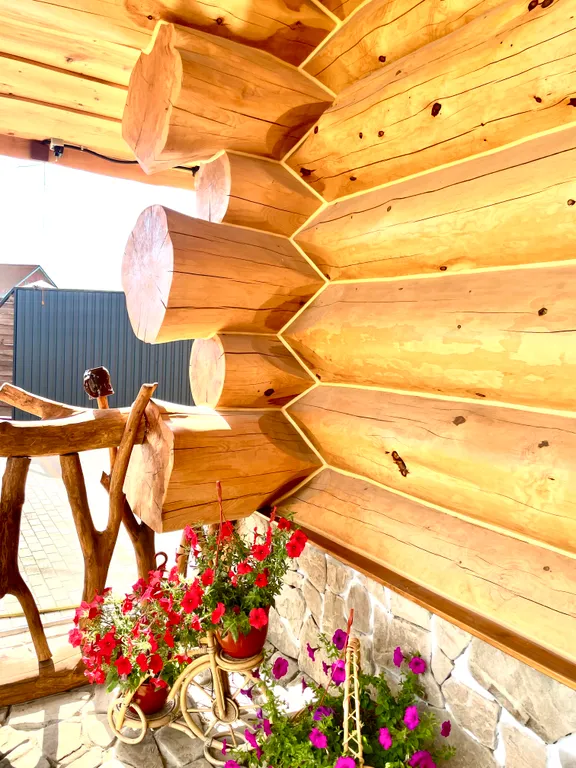 Загородный треугольный дом, с баней и чаном